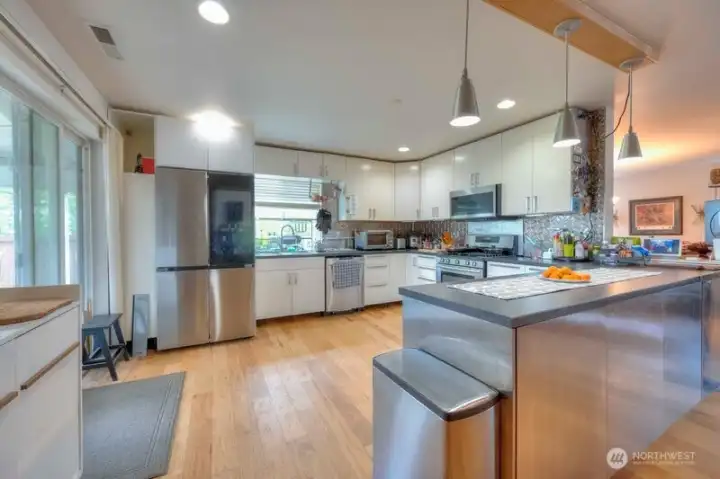 Completely remodeled house. Updated Kitchen.