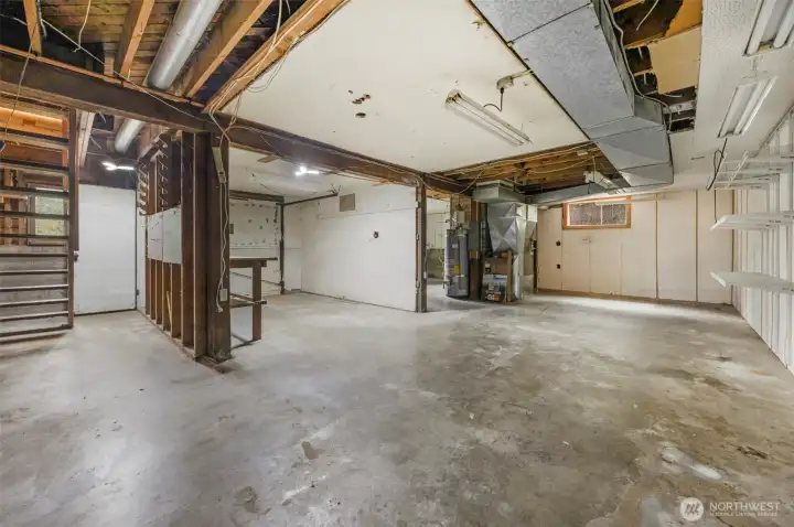 Large basement with tons of potential!