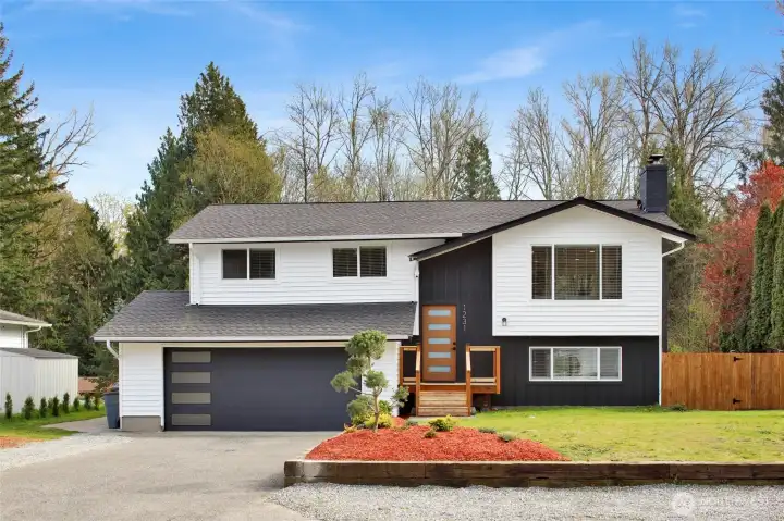 Welcome to 1213 Deer Creek Dr. Ferndale WA Gorgeous 4 bd. 2 ba. fully remodeled home!