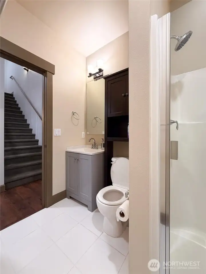 Main floor 3/4 bathroom