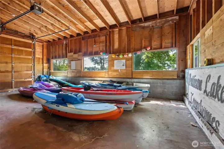 Lots of storage to hold your boat, paddle board, kayak etc.