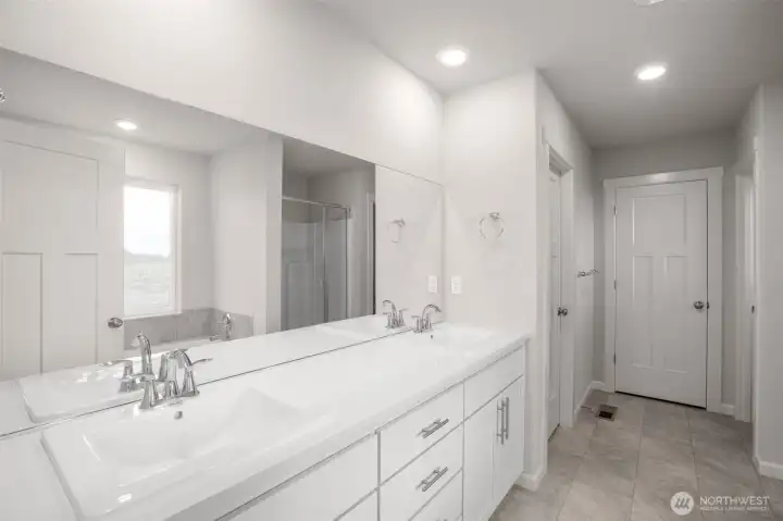 Primary Bath Dual Vanity with Quart Counters Primary Bath Dual Vanity with Quart Counters