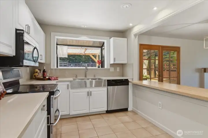 Butcher block island with space for stools! Butcher block island with space for stools!