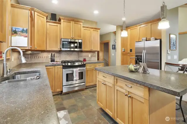 Alder cabinets & stainless appliances.