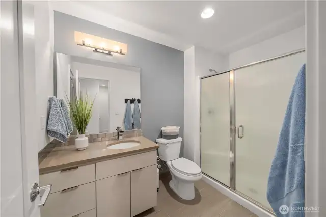 Full bathroom located on the upper level!