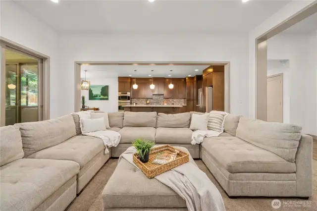 From living, you'll see the chef's kitchen!