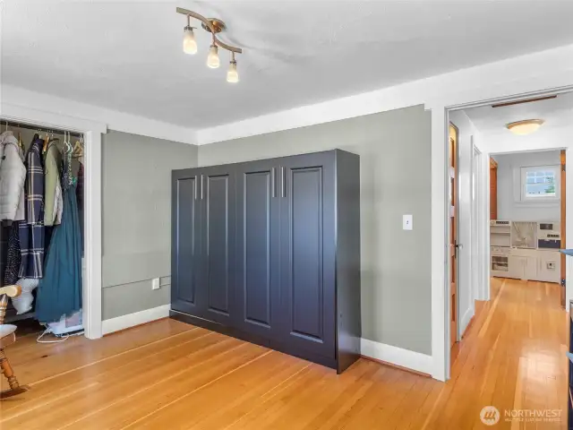 Murphy Bed Stays!