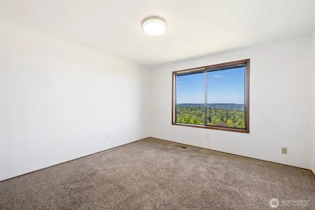 1st Floor Guestroom