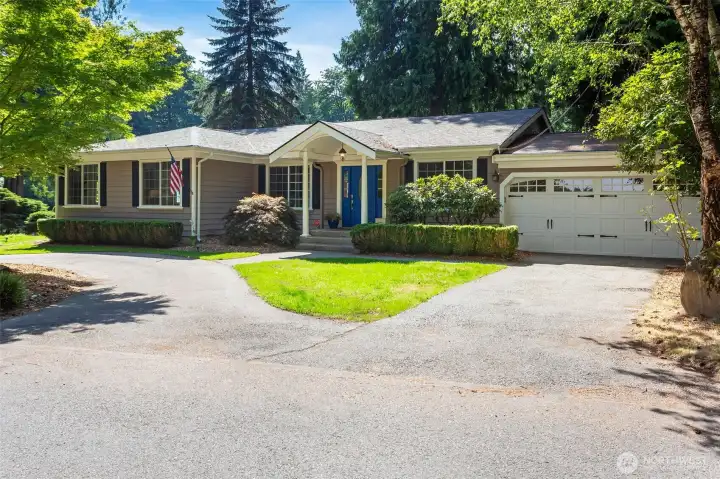 Beautiful one story home in the Lake Kathleen neighborhood.  What a treat.