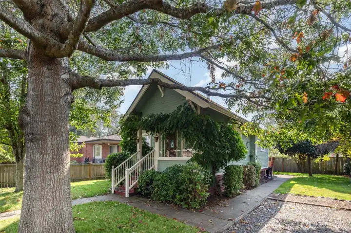 Come and see all the charm this cozy home has to offer.