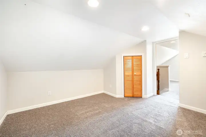Upstairs guest bedroom #2.