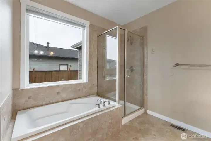 Primary bedroom 5-piece bathroom