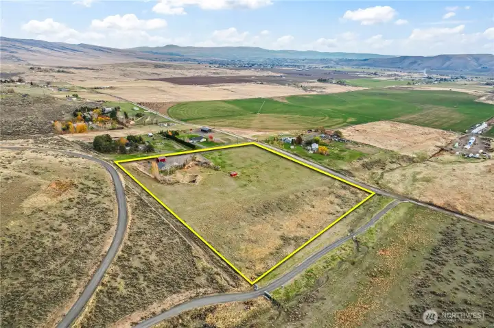 Boundary line for reference only, not exact lot lines