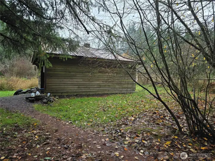 Garage type building - Great for storage
