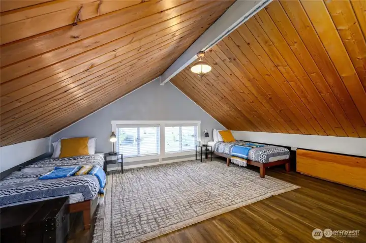 Loft with incredible sunrise views