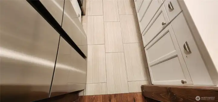 Hand scraped Oak caramel tile floors