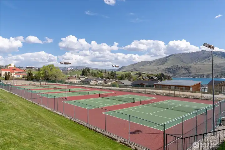 Tennis & Pickleball Courts