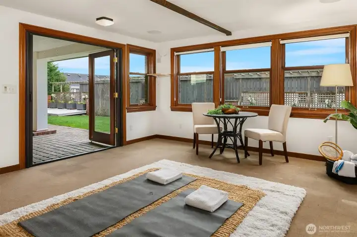 Huge gym, or convert to guest /au pair suite?