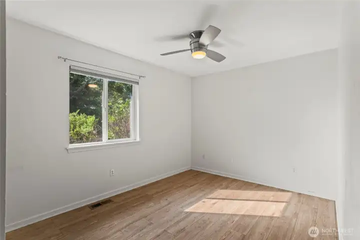 Another nice sized bedroom