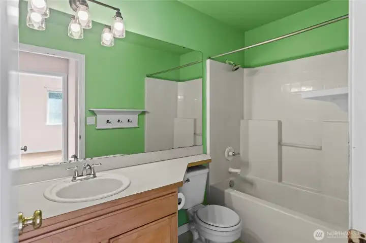 Another full Bathroom