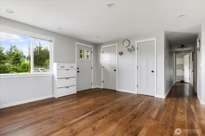 Spacious, Bright & Beautiful. All bedrooms down the hallway. Spacious, Bright & Beautiful. All bedrooms down the hallway.