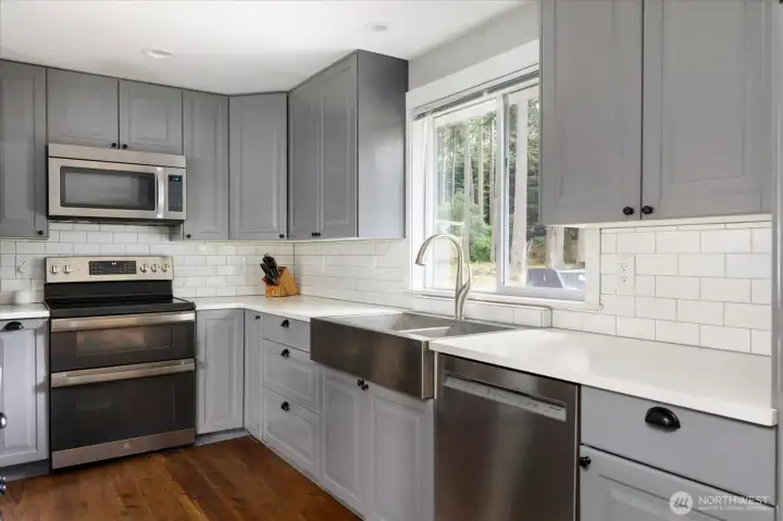 All Newer Stainless Steel Appliances All Newer Stainless Steel Appliances