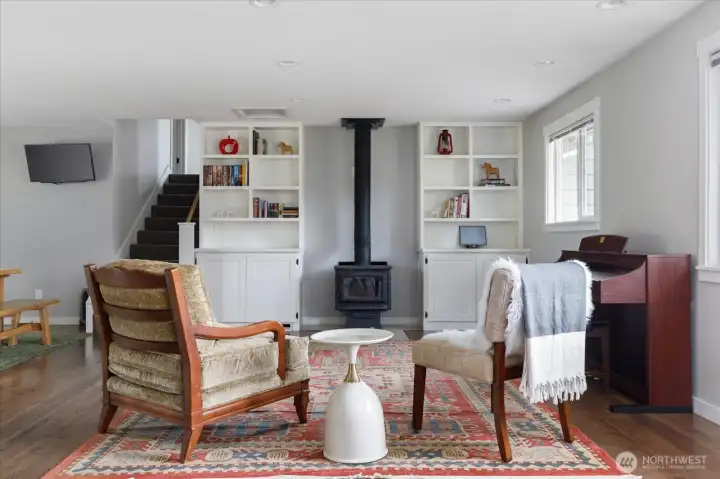 No poles in the middle of this main open living space to worry about! No poles in the middle of this main open living space to worry about!