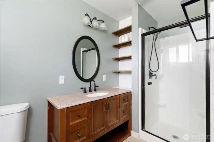 En-suite Primary 3/4 Bathroom En-suite Primary 3/4 Bathroom