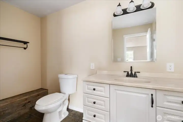 Upstairs Full Bathroom Upstairs Full Bathroom