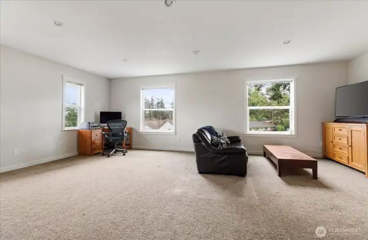 Spacious Upstairs Family Room Spacious Upstairs Family Room