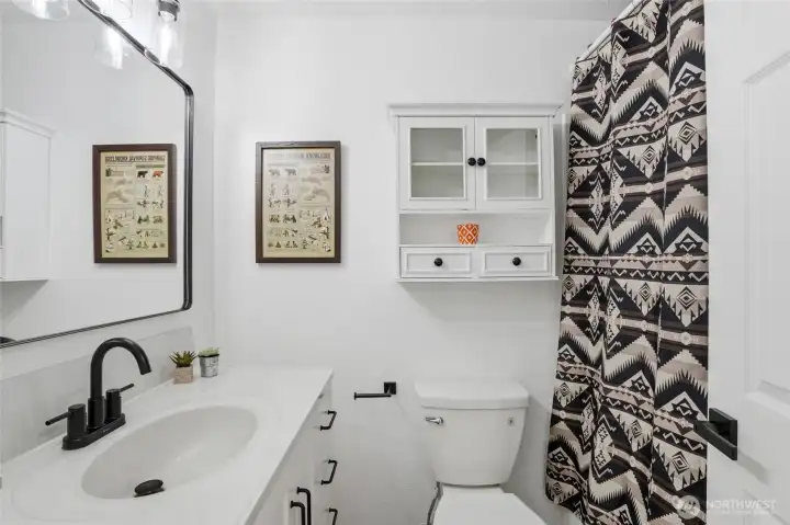 Full bathroom Full bathroom