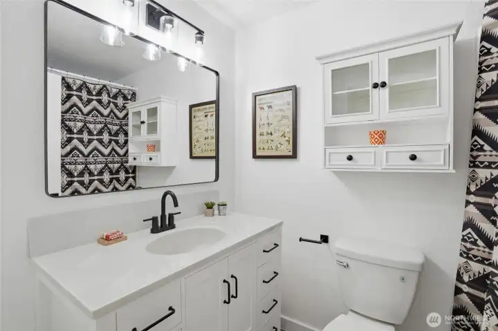 Full bathroom Full bathroom