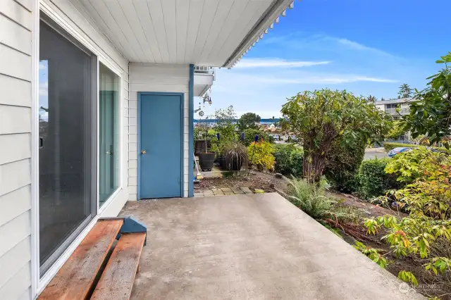 View patio w storage closet