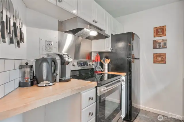 Well equipped kitchen.