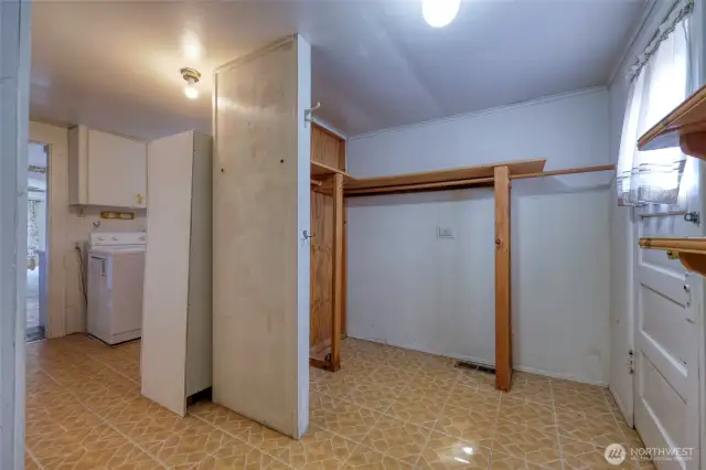 Mudd room area leads to back deck