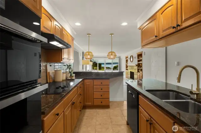 Updated double oven, Bosch DW, undermount sink and new faucet.