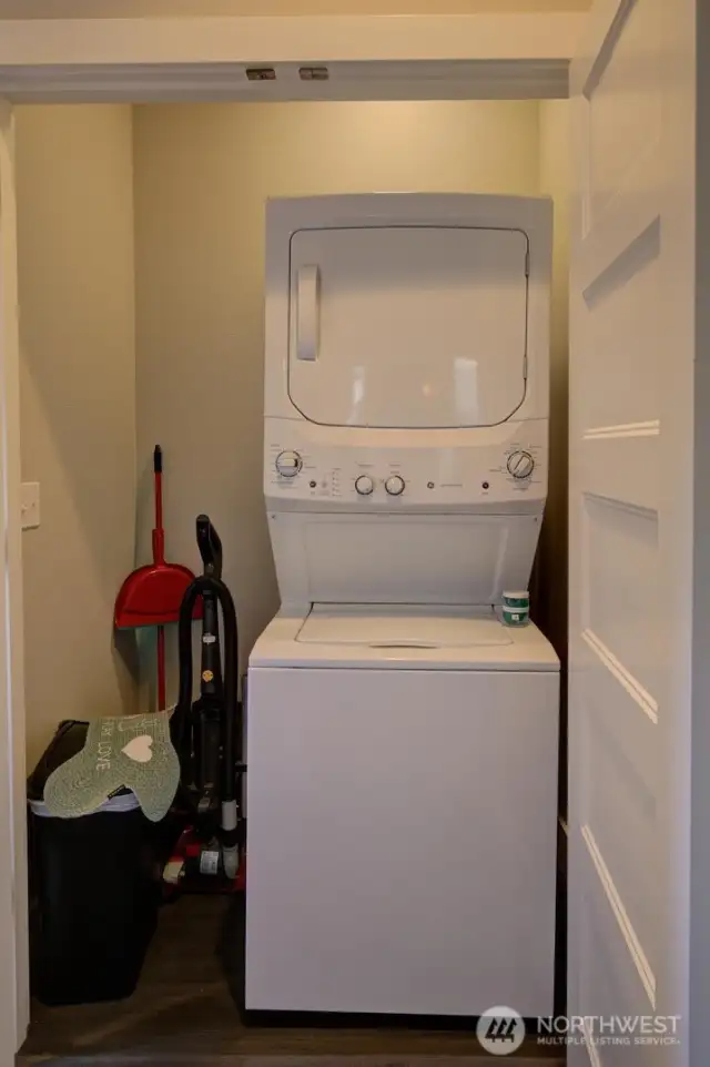 Laundry center