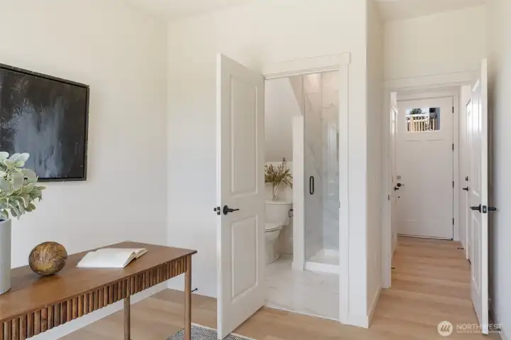 3/4 bath off of flex/bedroom