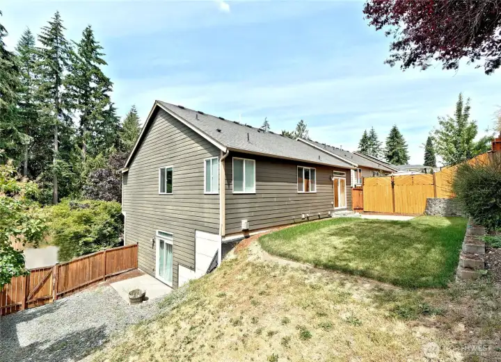 Side yard with second patio off family room