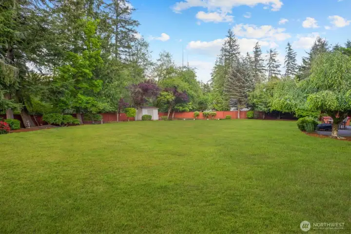 Beautifully kept lot