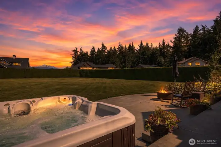 The hot tub faces Mount Baker - imagine relaxing here.