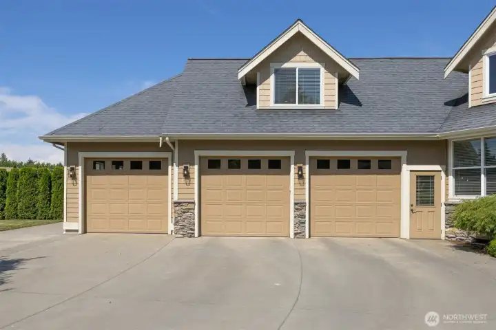 Spacious 3-bay garage