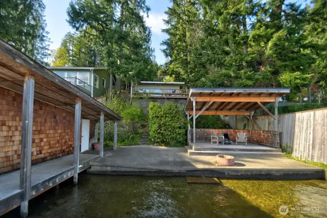 Perfect lil waterfront spot