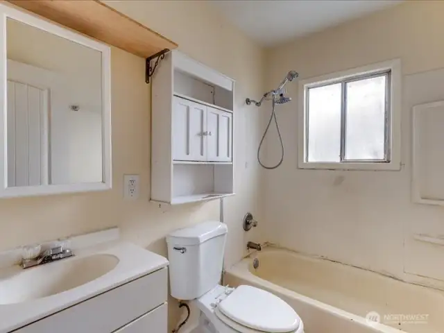 Full Bathroom