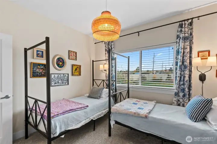 Main house bedroom 2