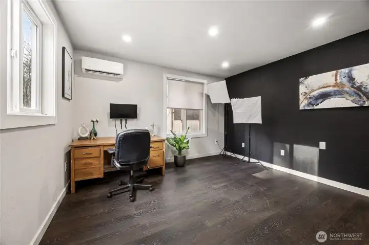 Working from home - No problem- Designated office with storage space