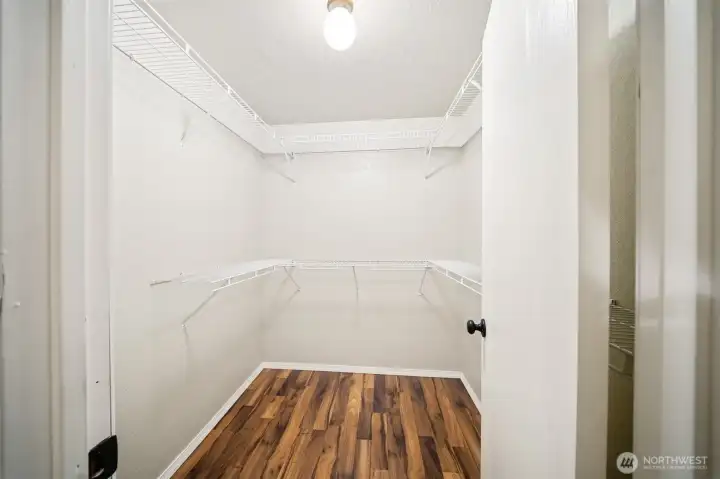 Love this walk in closet!