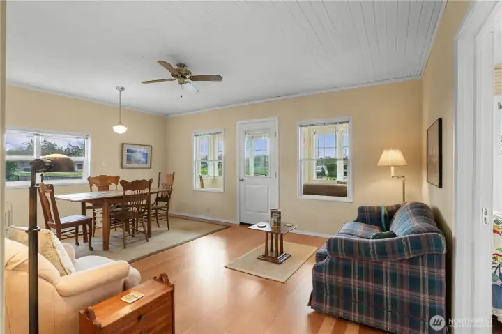 Livingroom and dining room