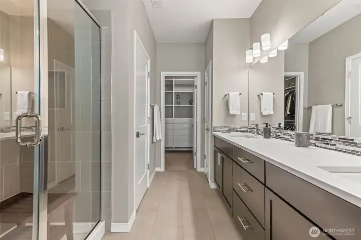 Elegant primary bath