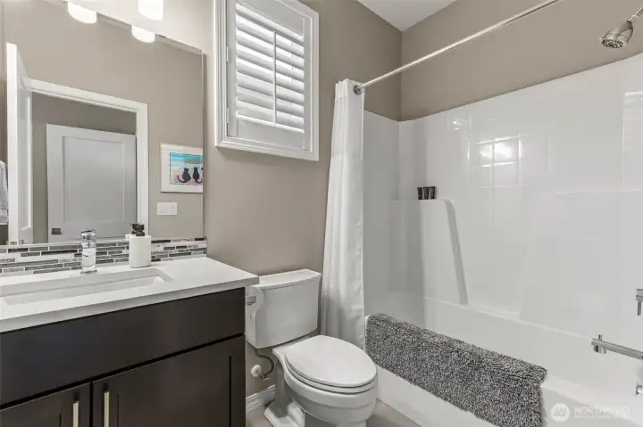 guest ensuite bath